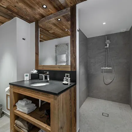 Summit Sanctuary Luxurious Chalet Above St. Anton *